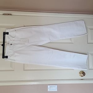 Risen croped white mid-rise straight leg raw hem jeans size 29/9